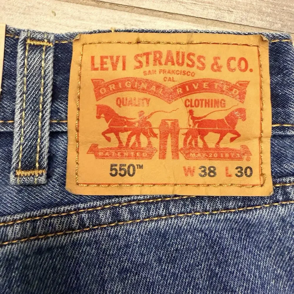 Levi’s 550 Relaxed Fit Jeans NWT Men’s 38x30 Medium Wash Denim Pants Tapered Leg